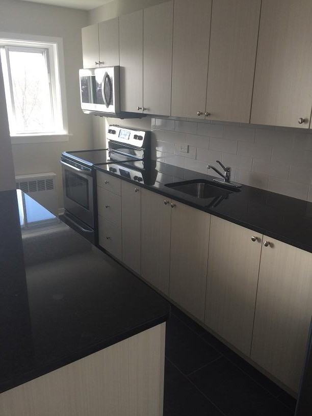 443 Echo Drive - Photo 3 of 8