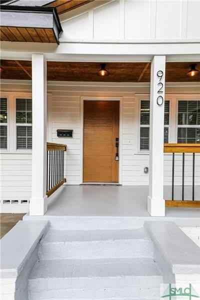 920 W 51st St - Photo 3 of 33