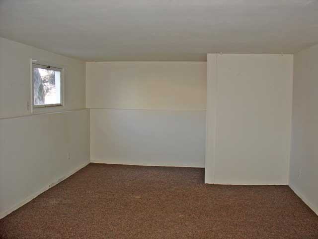 4411 1/2 Vaughn Ln - Photo 4 of 5