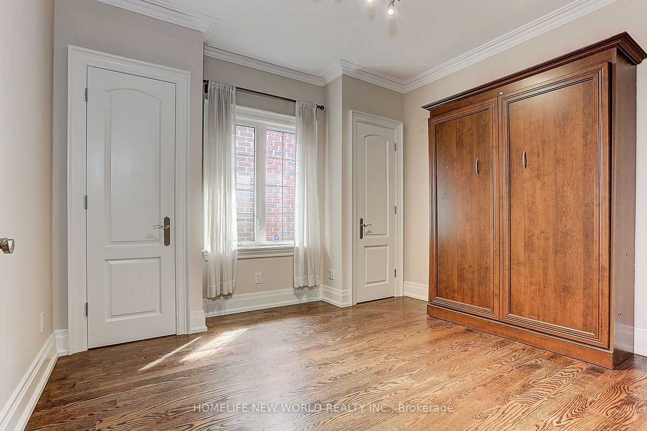 255 Chaplin Crescent #None - Photo 3 of 6