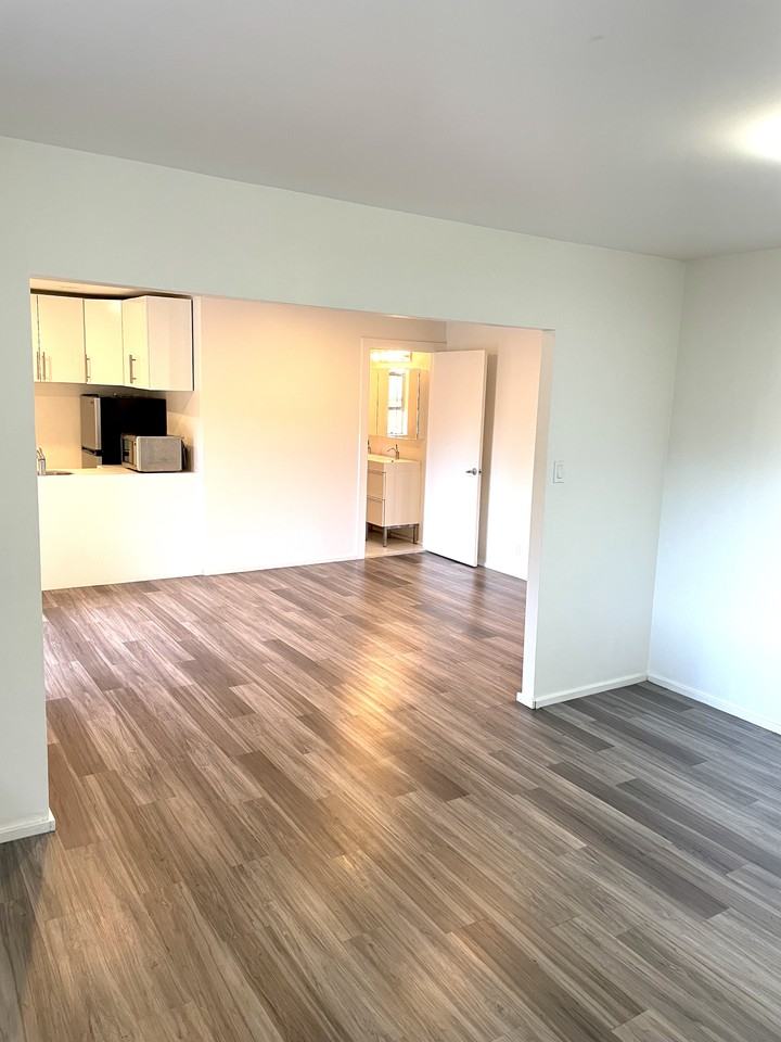 6390 Valley View Rd #1A - Photo 3 of 17