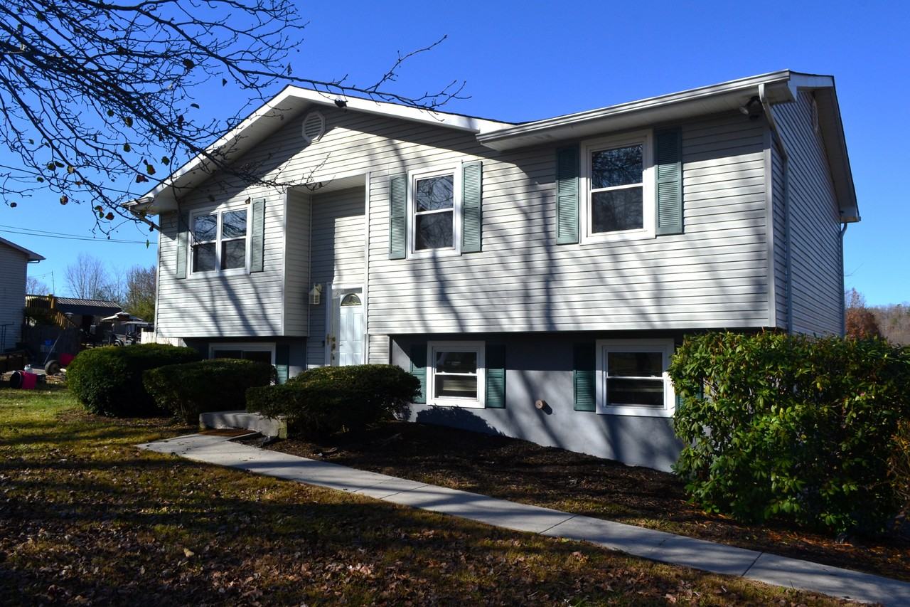 728 Pleasant Valley Rd #NA - Photo 3 of 9