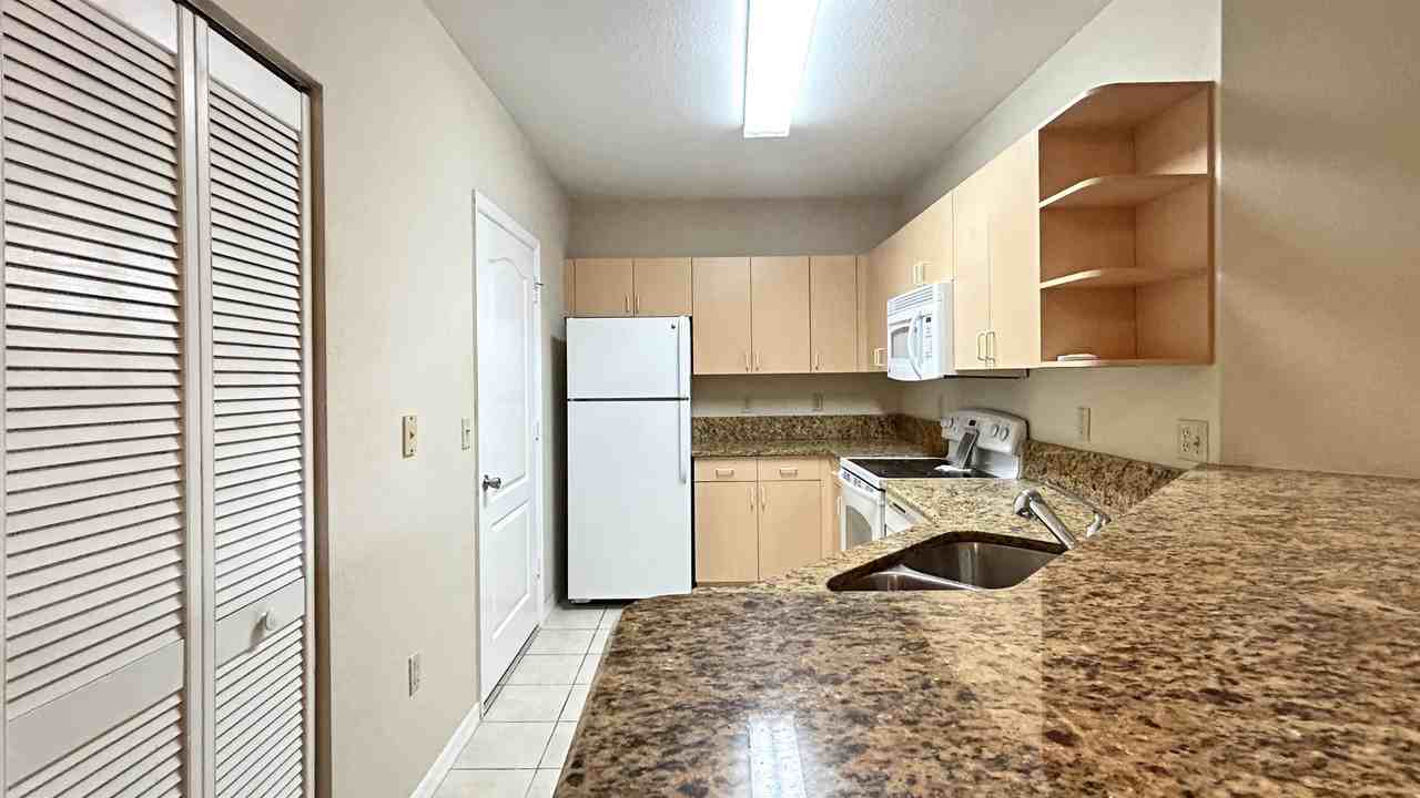 104 Sw Peacock Blvd #03-204 - Photo 4 of 39