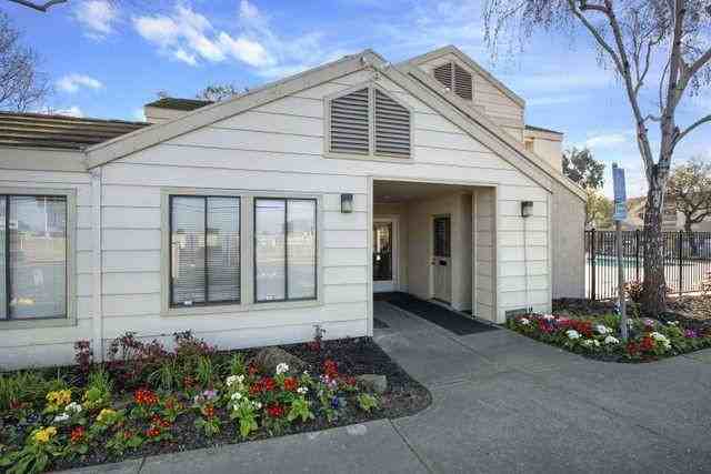 600 Wilbur Ave - Photo 4 of 22