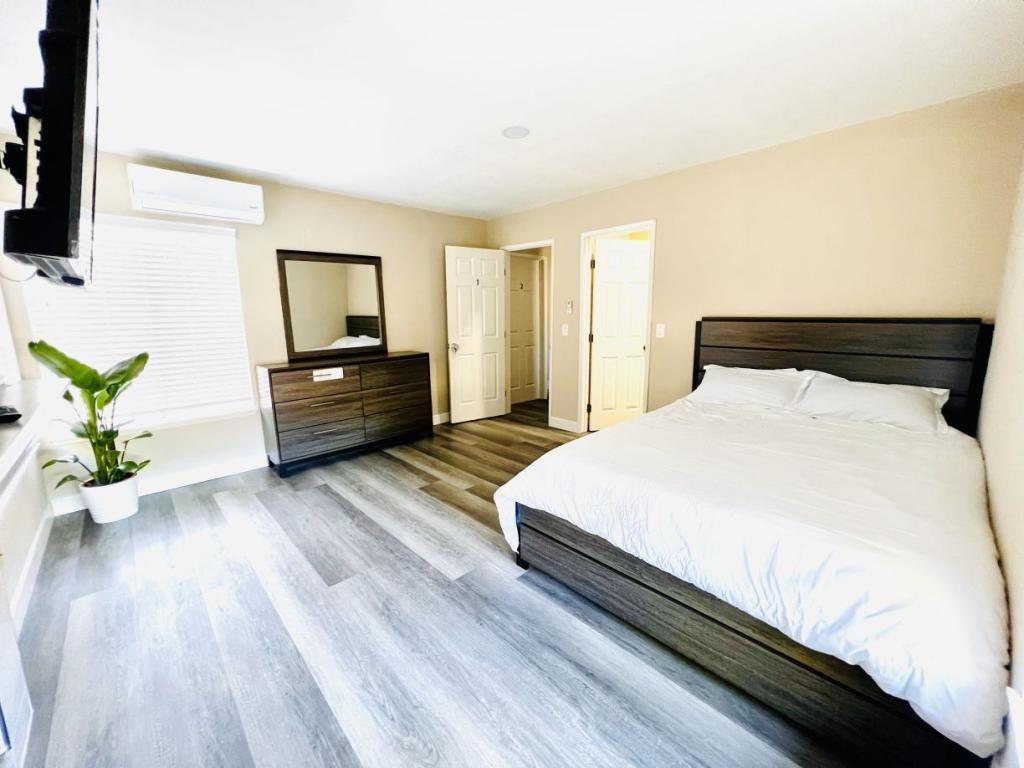 7995 Montara Ave Unit 1 - Photo 2 of 13