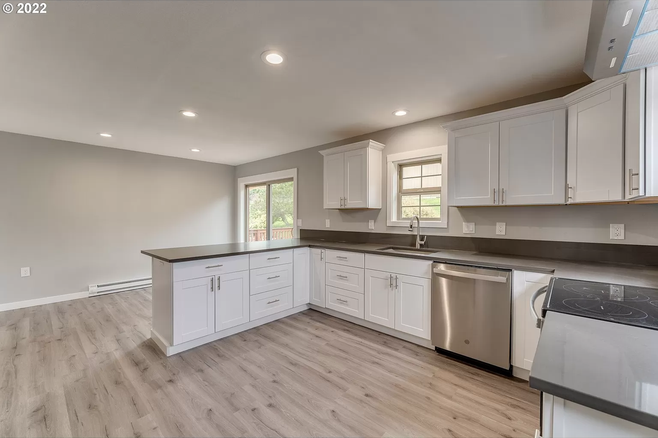 30131 Skyline Dr - Photo 2 of 31