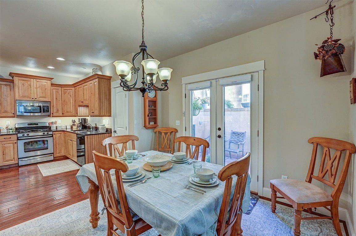304 Cottonwood Cir #A - Photo 3 of 13