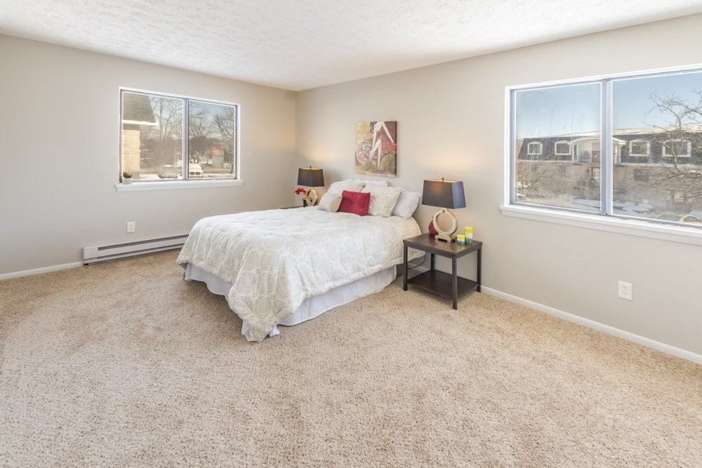 LaCroix Court Apartments - Photo 5 of 40