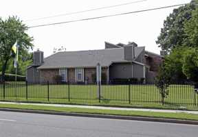 featured image of 6555 N Country Oaks Cir