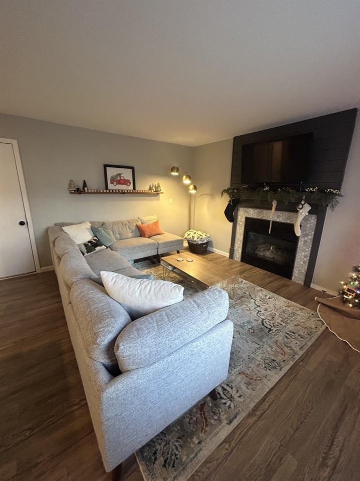 1601 Somerville Dr - Photo 3 of 39