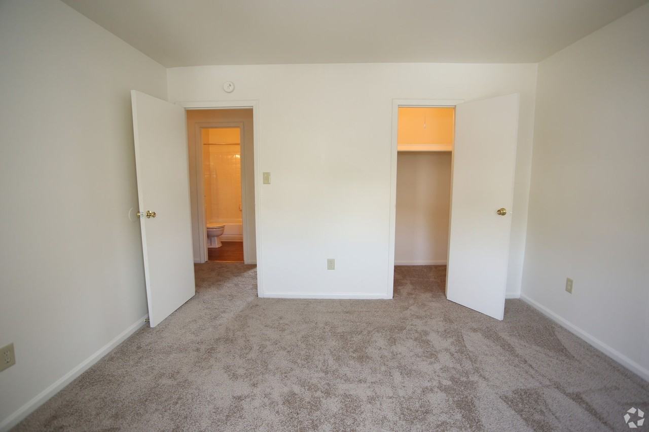 Ashland Towne Square - Photo 6 of 50