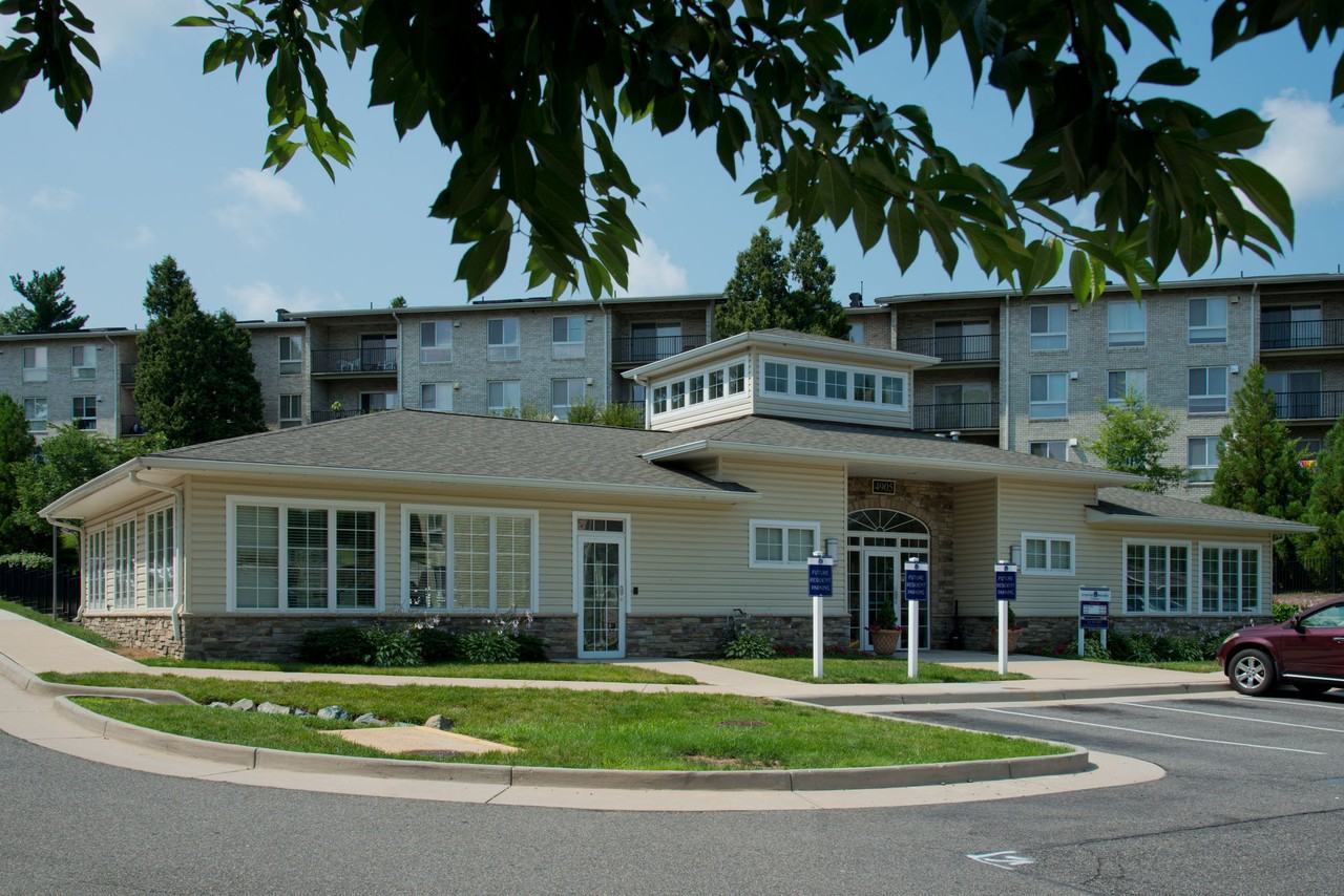 Crystal Woods - Photo 4 of 35