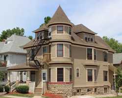 featured image of 301 N Pinckney St