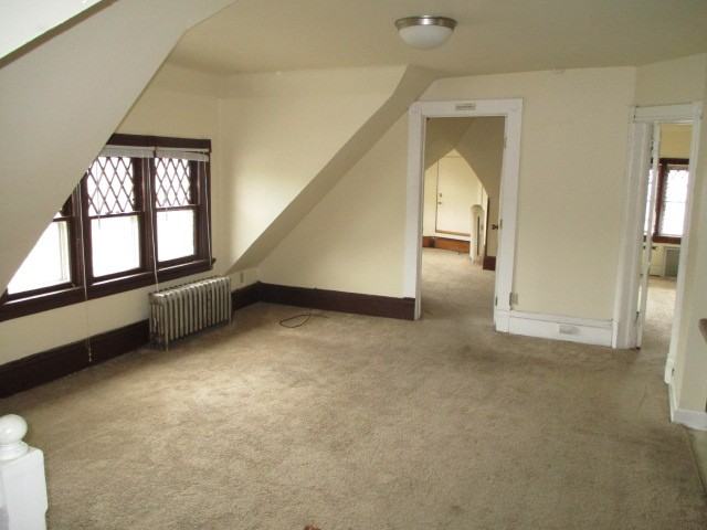 301 N Pinckney St - Photo 3 of 37