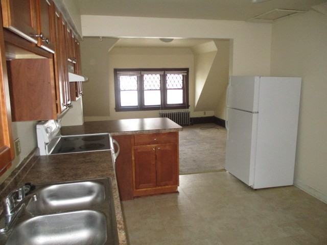 301 N Pinckney St - Photo 7 of 37