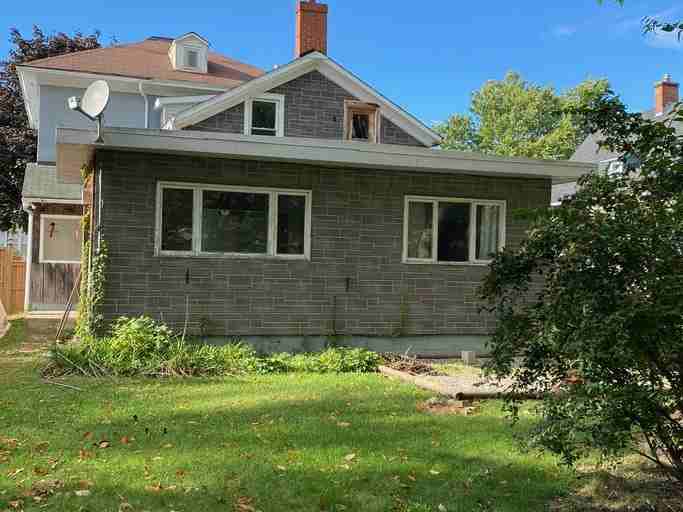 163 James St E - Photo 3 of 10