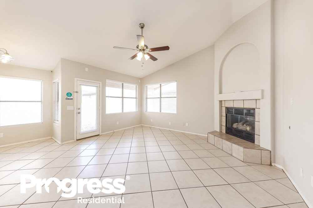 1623 N 125th Ln - Photo 3 of 16