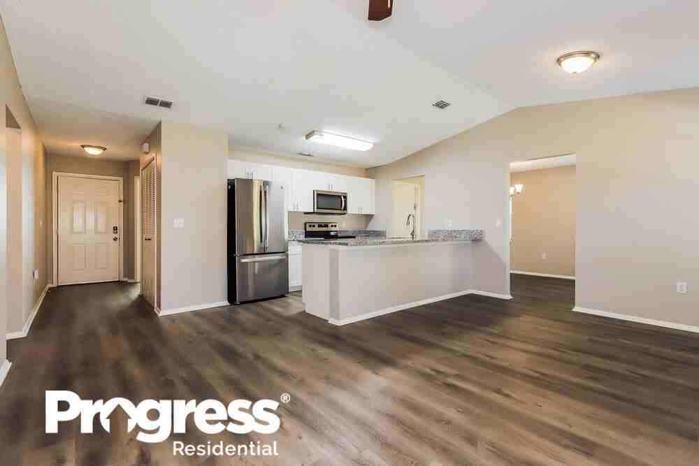 1660 Sailpoint Dr - Photo 3 of 16