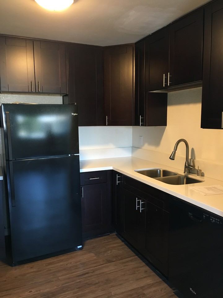 384 Pala Vista Dr #4 - Photo 3 of 6