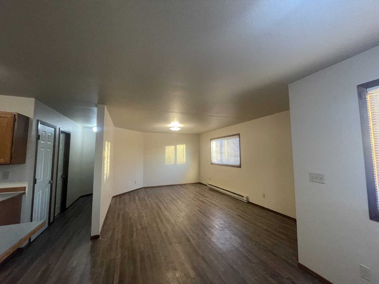 604 Northern Pacific Ave - Photo 2 of 7