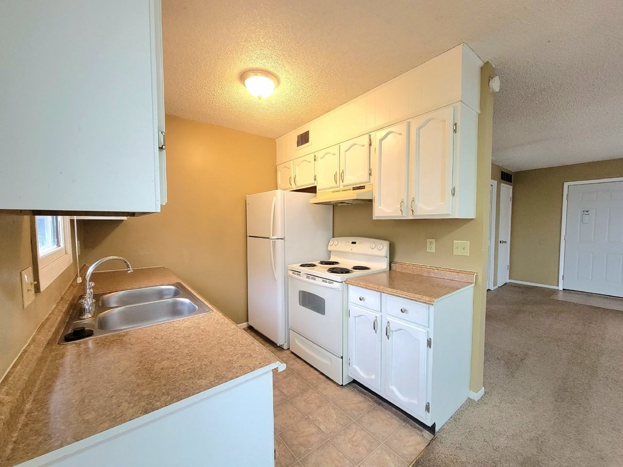 6828 W Par Ln - Photo 5 of 11
