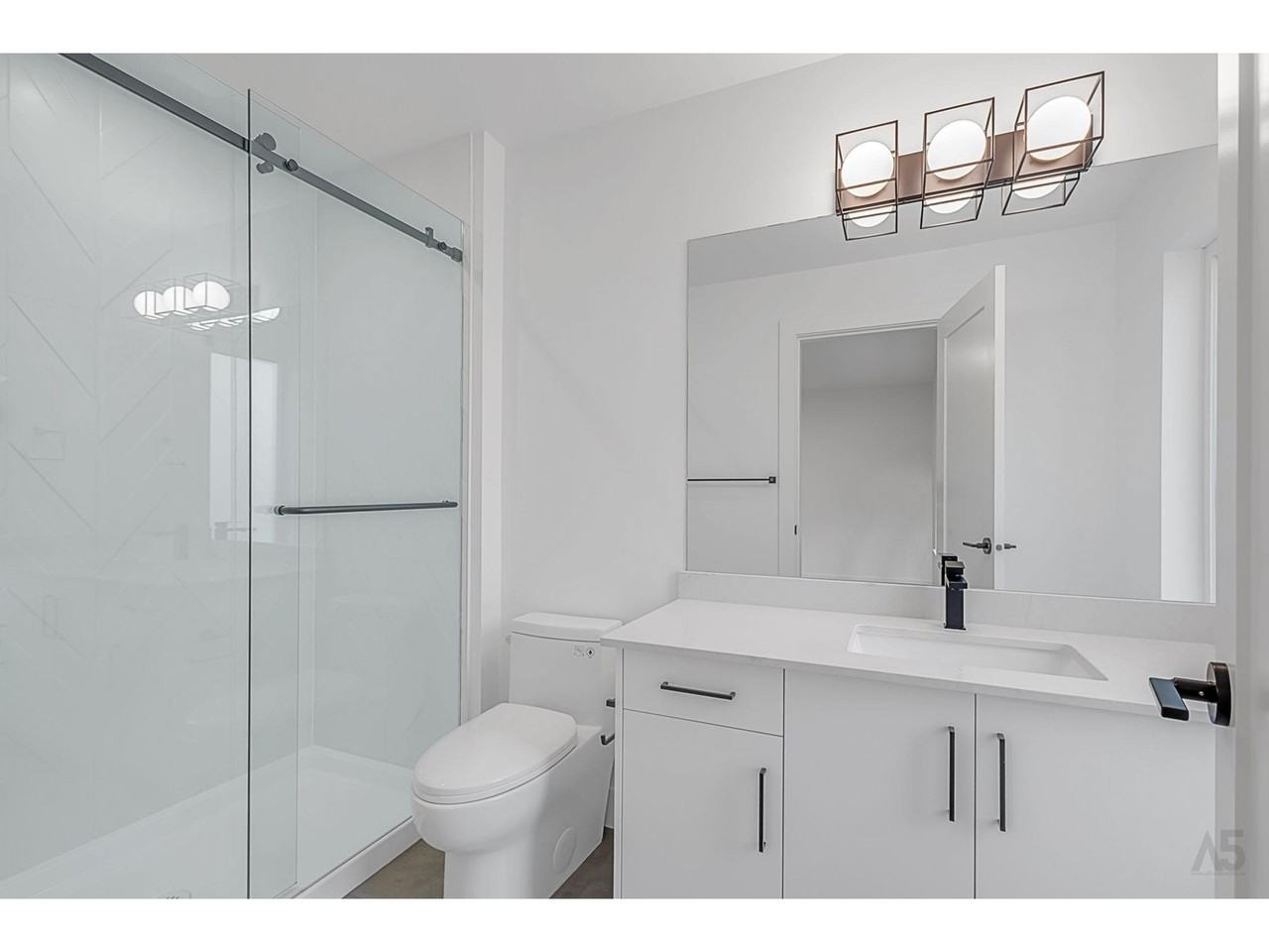 12585 104A Avenue - Photo 5 of 20