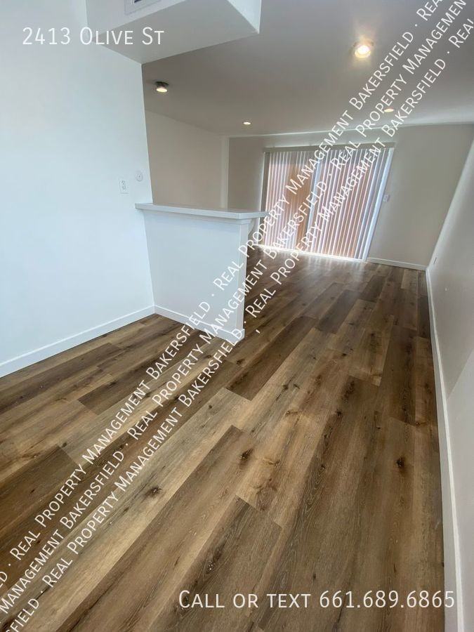 2413 Olive St - Photo 3 of 26