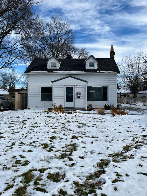 1427 Commonwealth Ave - Photo 3 of 12