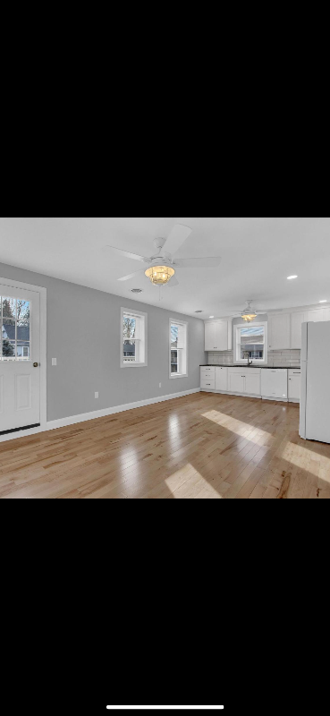 240 Steinwehr Ave - Photo 2 of 13
