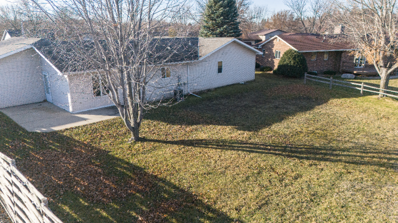 104 Oriole Dr - Photo 3 of 25