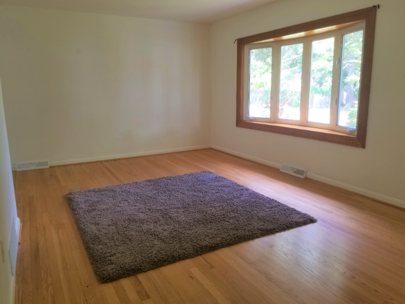 324 Beach Ave - Photo 3 of 14