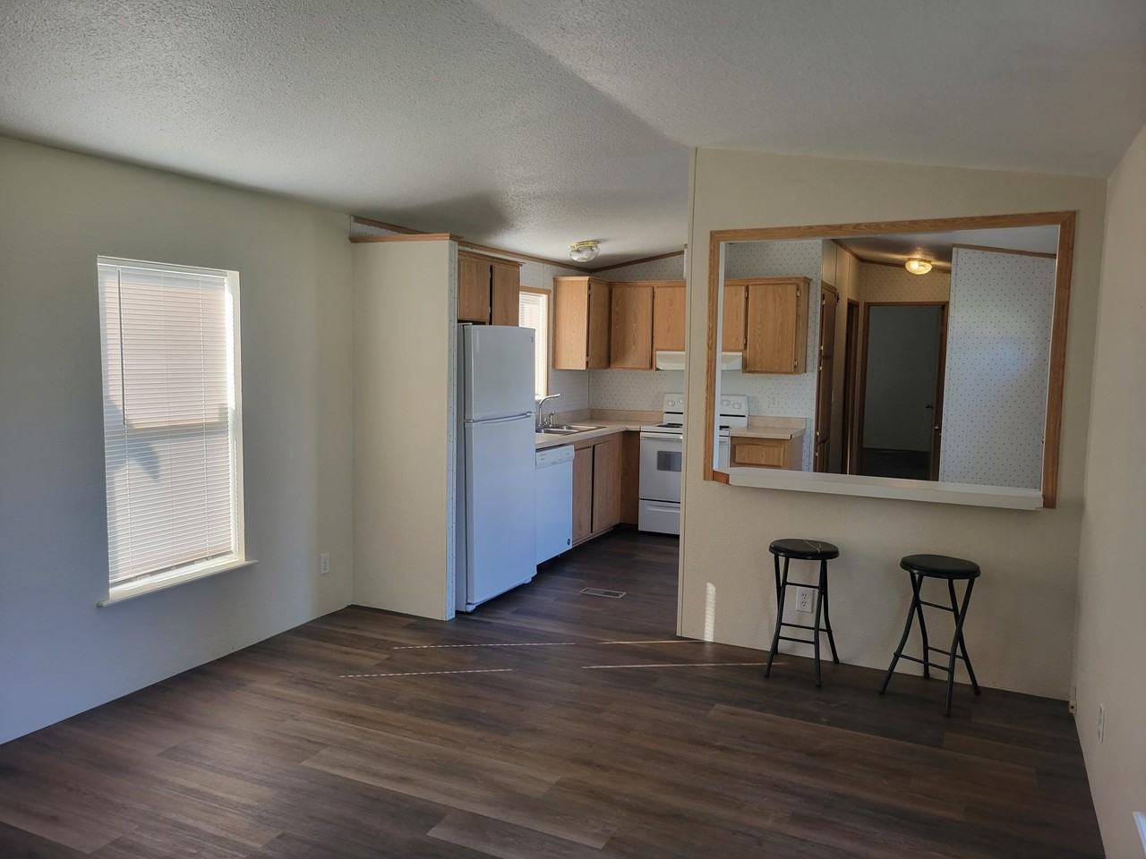 630 E Valley St S #NA - Photo 3 of 11