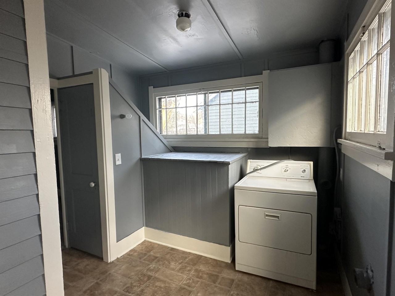 512 E 20th St #1 - Photo 3 of 14