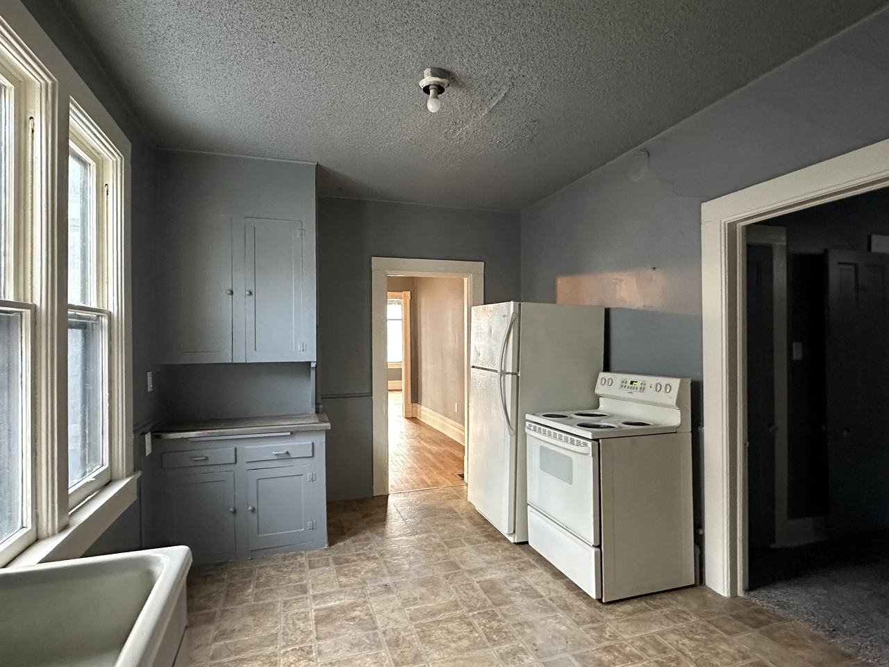 512 E 20th St #1 - Photo 4 of 14