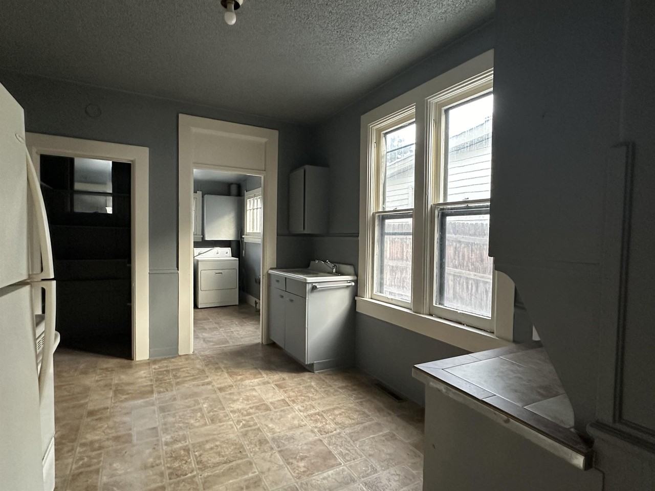 512 E 20th St #1 - Photo 5 of 14