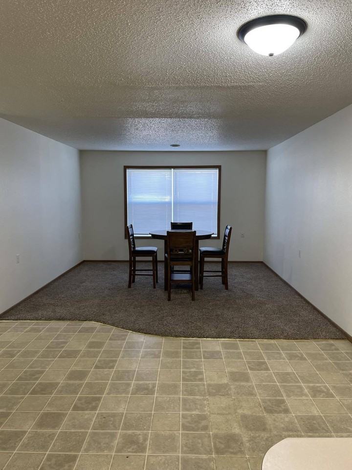 425 22nd Street East - Photo 2 of 6