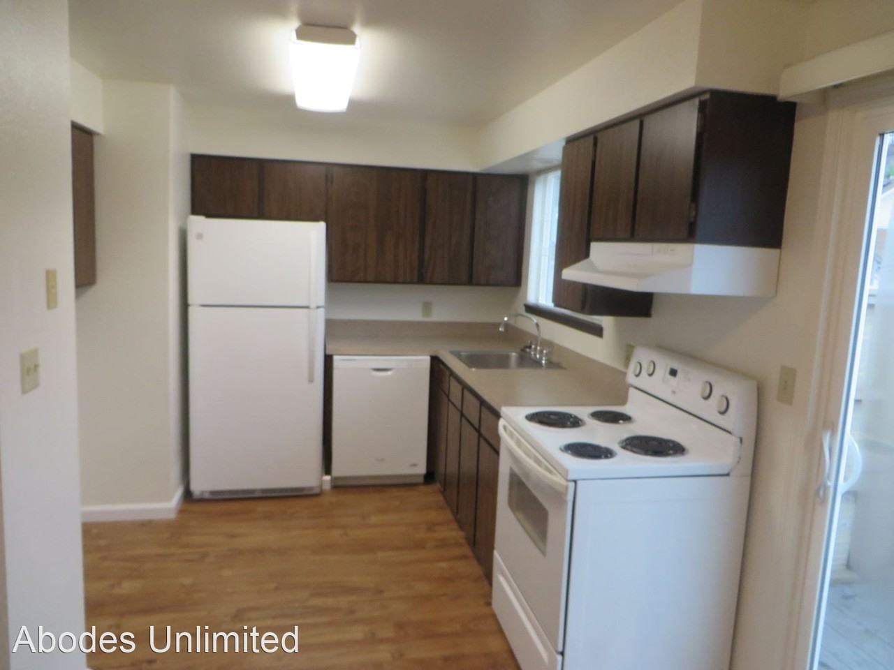 Shambrook Square 844-856 NE Shambrook & 634 NE Winchester - Photo 2 of 13