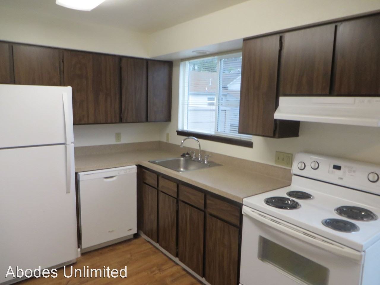 Shambrook Square 844-856 NE Shambrook & 634 NE Winchester - Photo 3 of 13