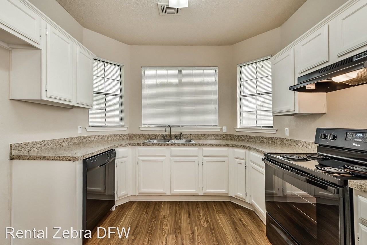 1124 Cypress Ln - Photo 3 of 21