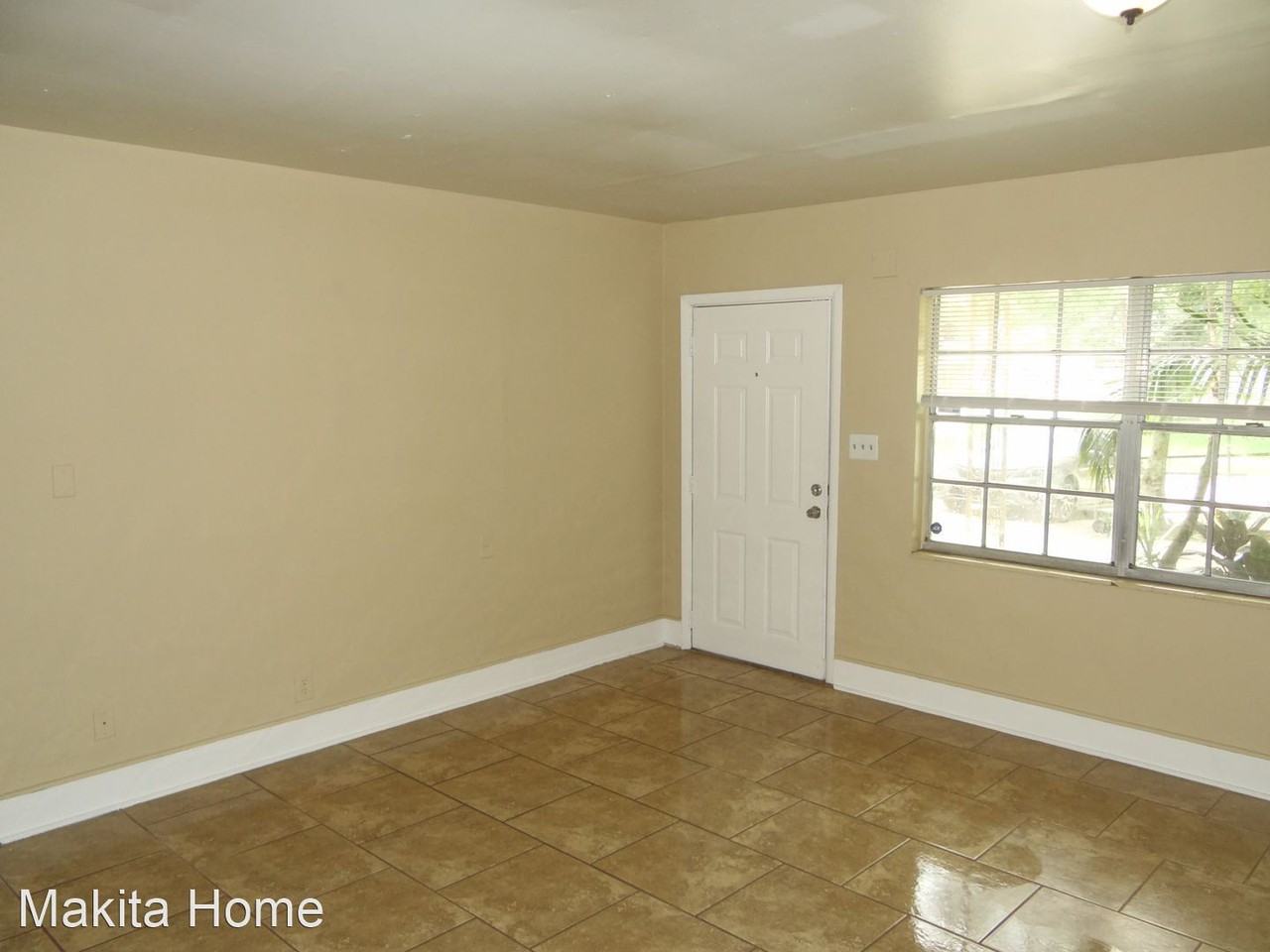 2221 E Annie St - Photo 3 of 17