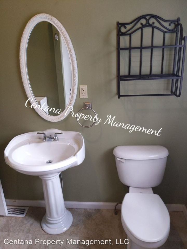 1138 W Park St - Photo 3 of 20