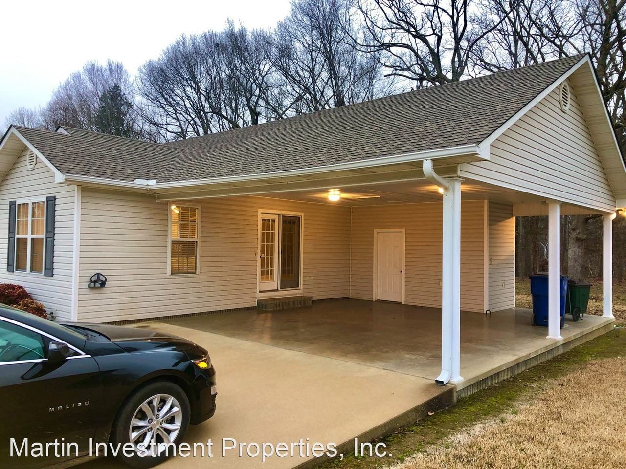 220 Linden Ln - Photo 2 of 17