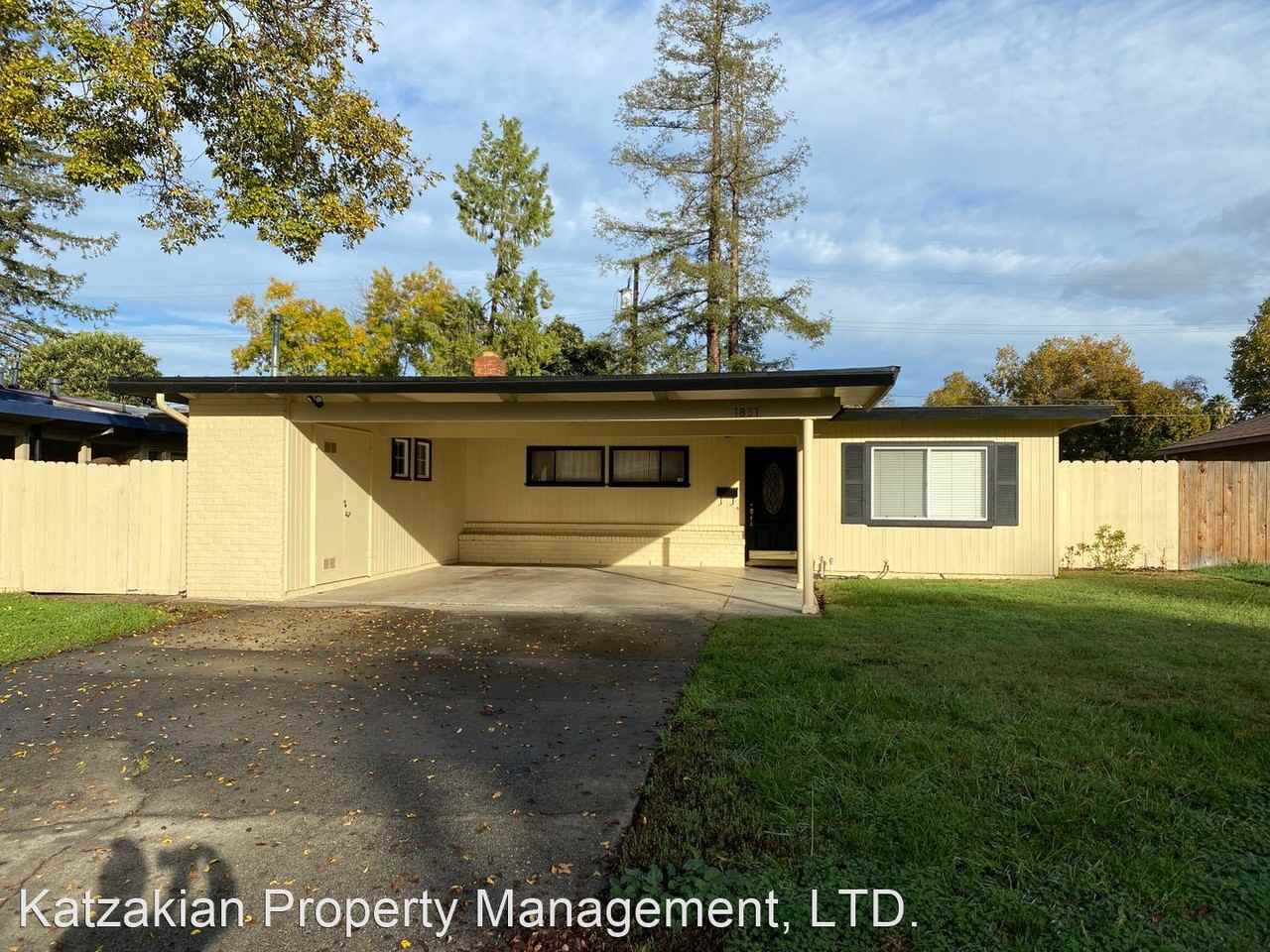 1851 Porter Way - Photo 3 of 27