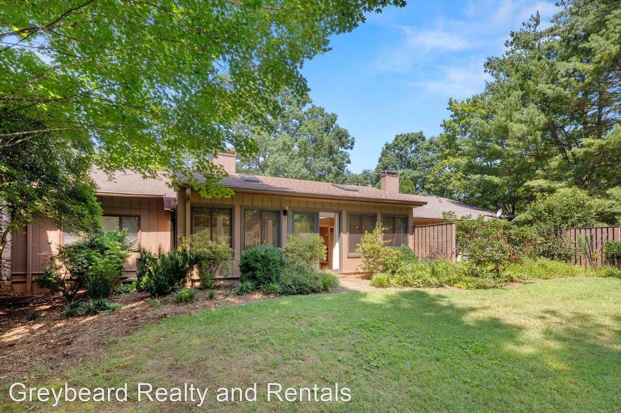 447 Crowfields Dr - Photo 2 of 24