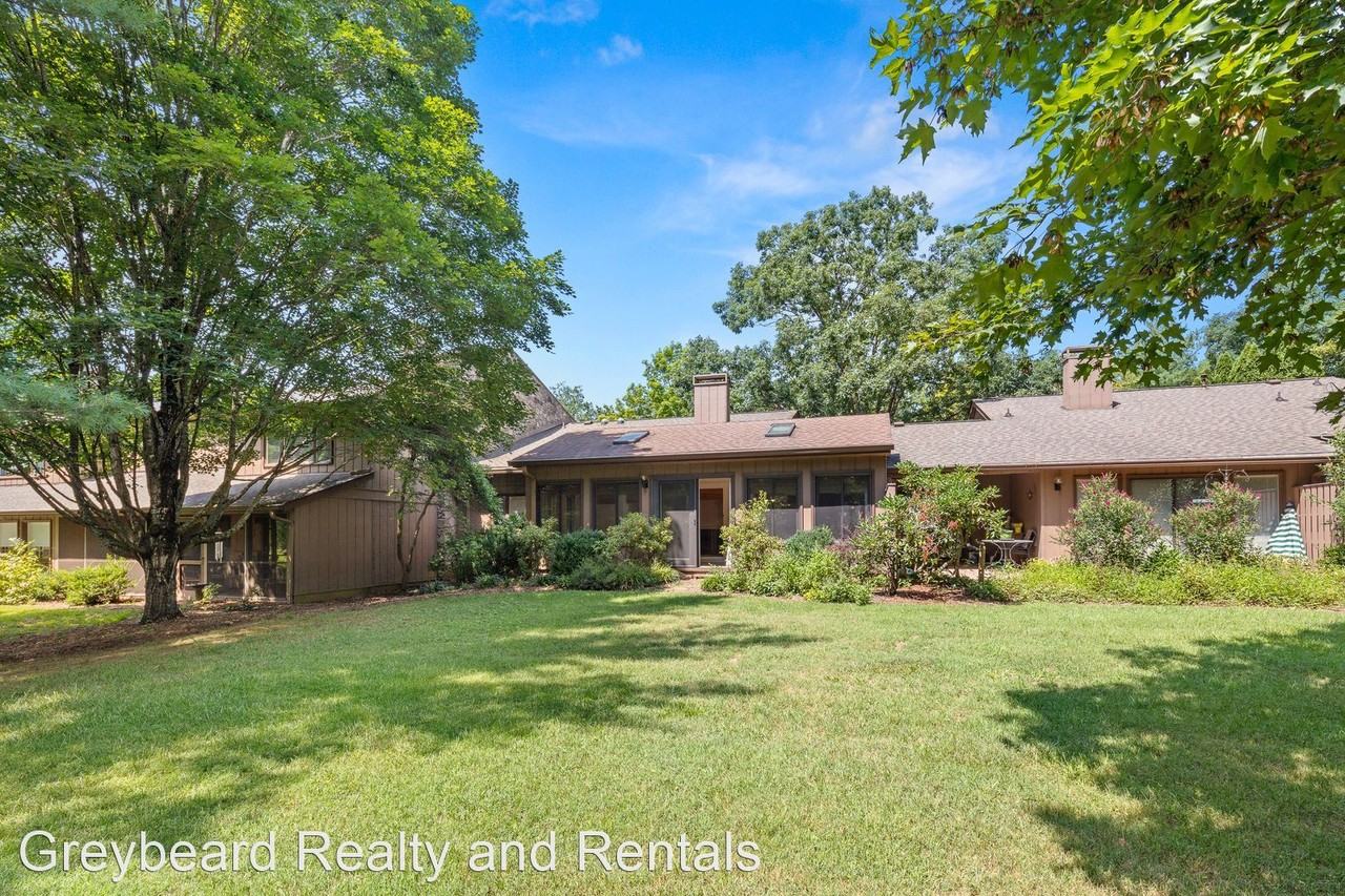 447 Crowfields Dr - Photo 3 of 24