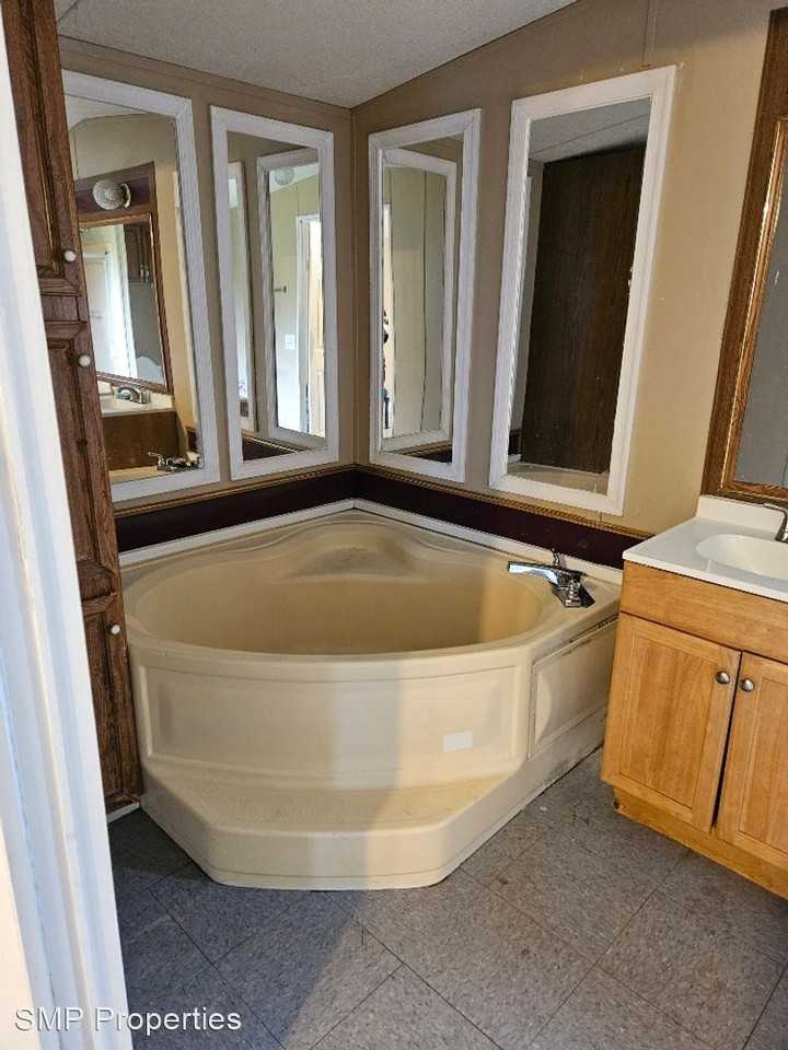 Magnolia Mobile Home Park - Photo 3 of 18