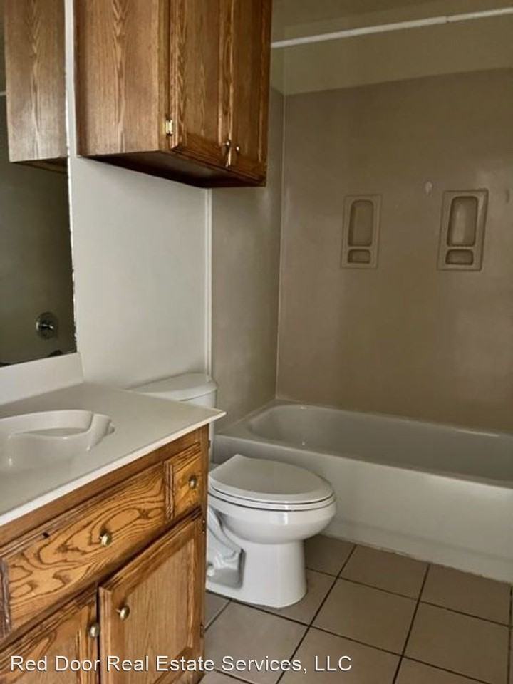 1805 S. Linden St - Photo 3 of 5