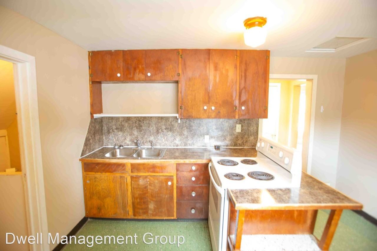 524 East Center Street - Photo 3 of 11