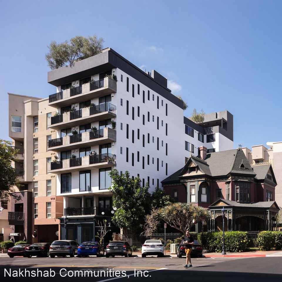 454 13th St - Photo 2 of 11