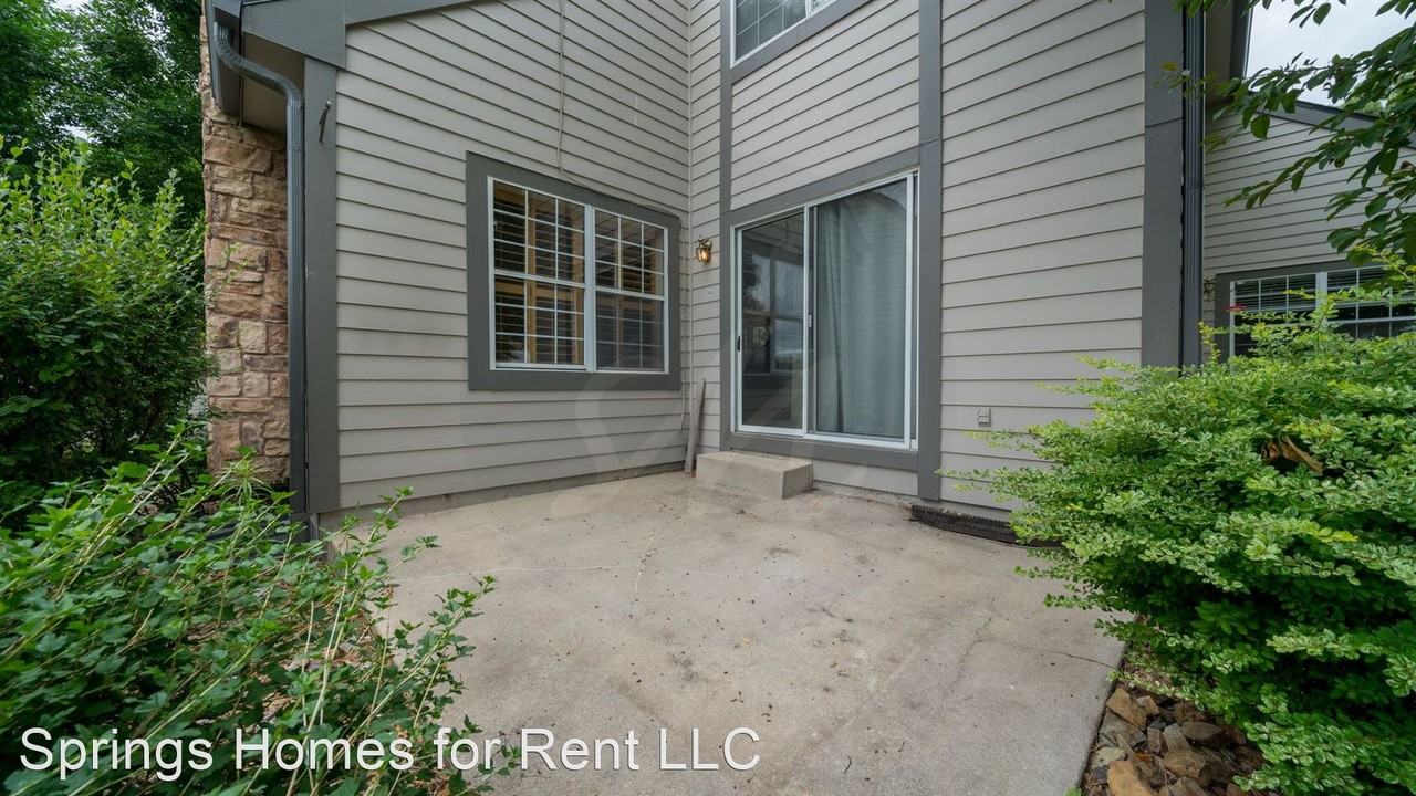 380 Cobblestone Dr - Photo 2 of 16